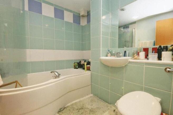 En-Suite to Bedroom