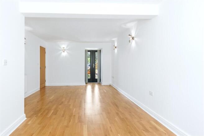 3 bed Semi-Detached for sale Image 8
