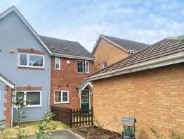 6, Hedge Way, Nuneaton CV10 9AF