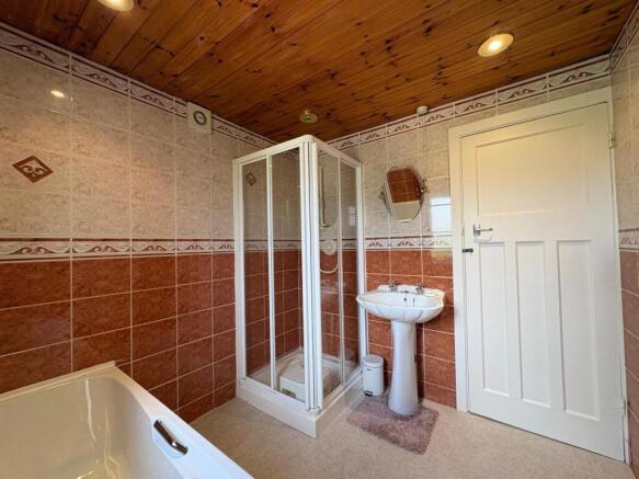 3 bed House for sale Image 11