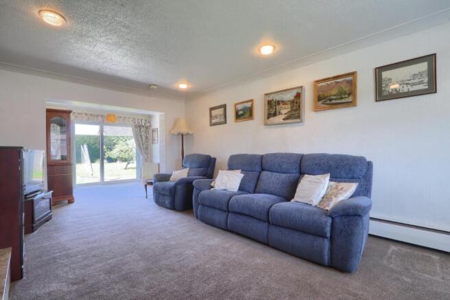 4 bed Detached for sale Image 4