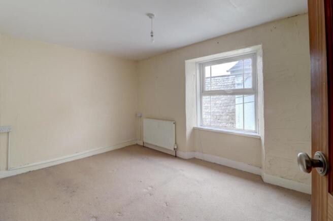 Bedroom 1.jpg