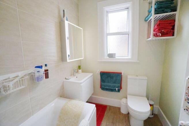 BATHROOM/W.C.
