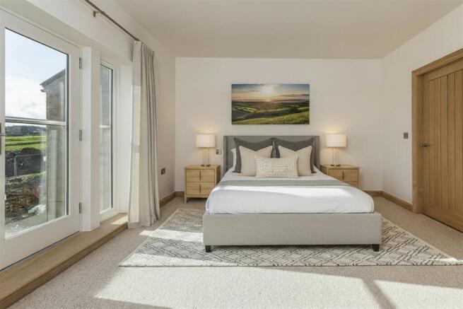 4 bed Detached for sale Image 7