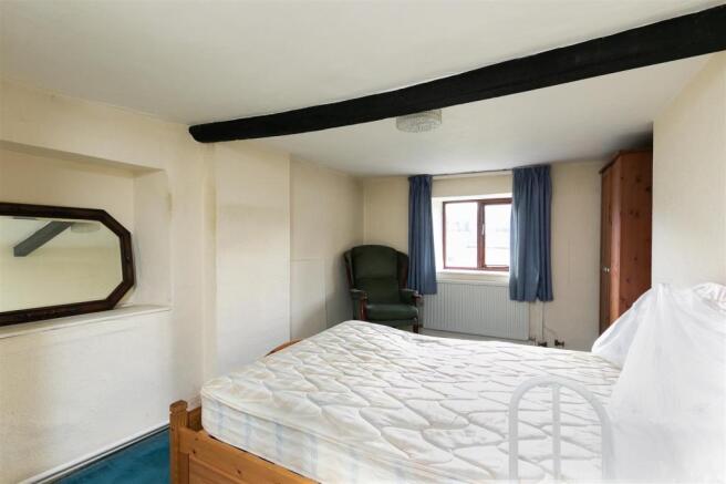 6_Shadbolts_bedroom1.jpg