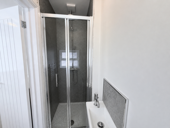 2 bed House to rent Image 9
