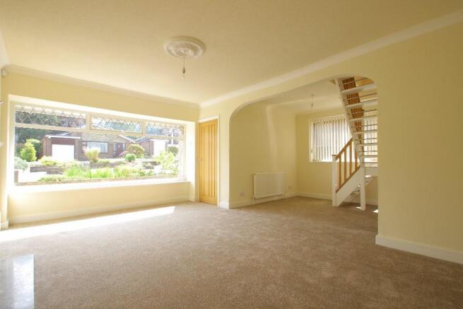 LOUNGE/DINING