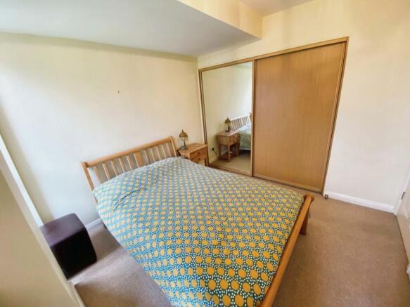 Bed1.jpg
