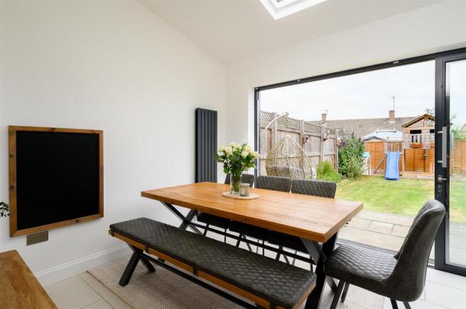 3 bed Semi-Detached for sale Image 8