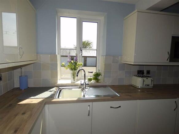 Kitchen: