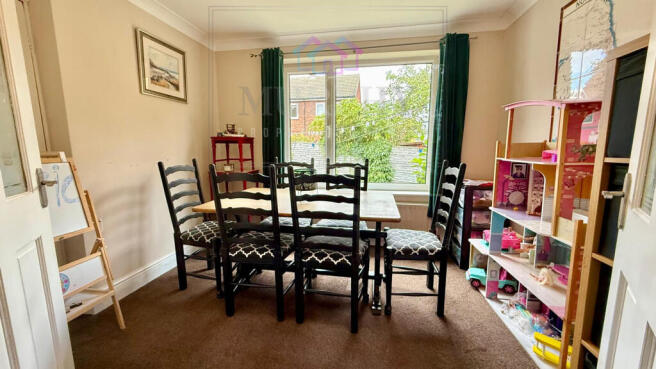 Semi-Detached for sale Image 5