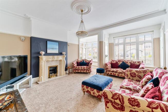 Living Room 1.jpg