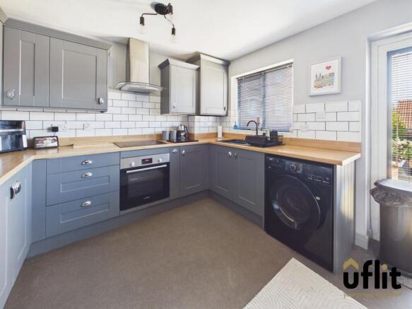 3 bed Town House for sale Image 11