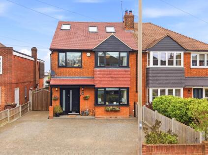 Holmwood Avenue, Shenfield, Brentwood