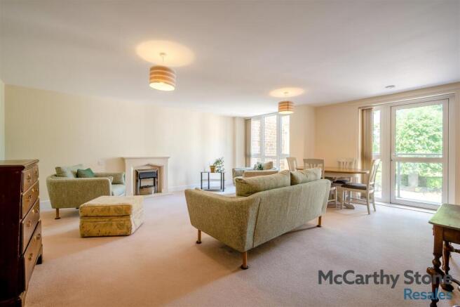 8696184-interior07.jpg