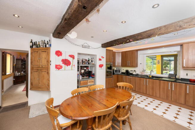 4 bed Cottage for sale Image 10