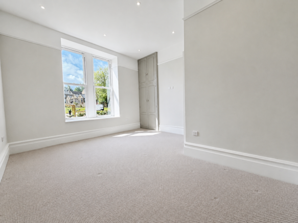 2 bed Ground Flat to rent Image 9