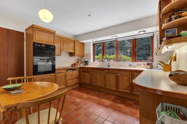 4 bed Detached for sale Image 6