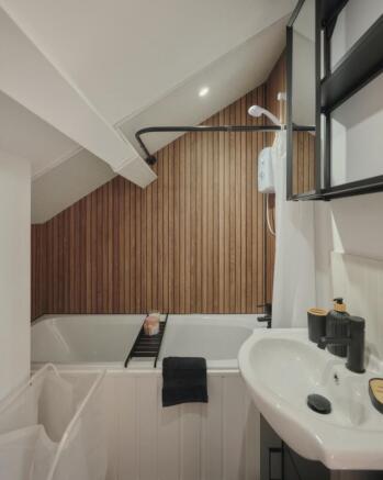 1 bed House Share to rent Image 9