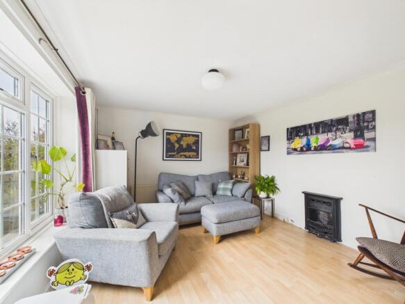 CAM02136G0-PR0551-STILL008