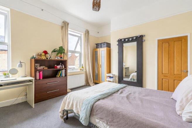 4 bed Terraced for sale Image 5
