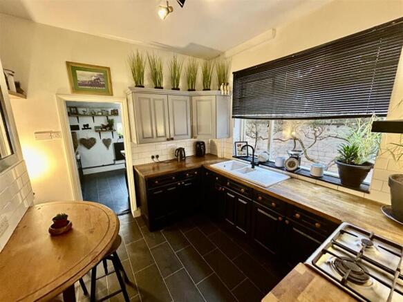 kitchen1.JPG