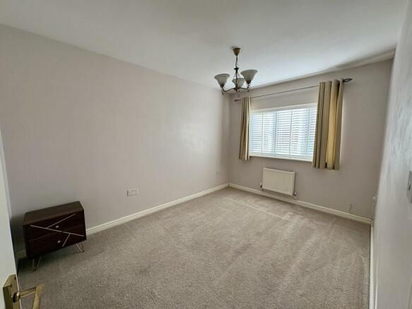 5 bed Detached to rent Image 10