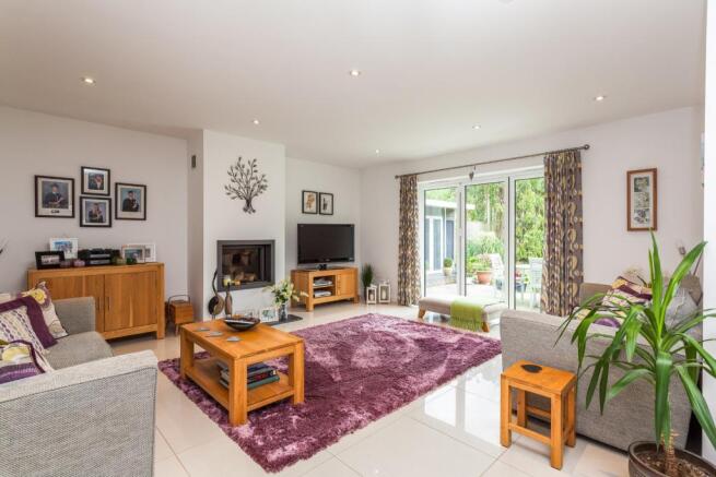 Family room to garde