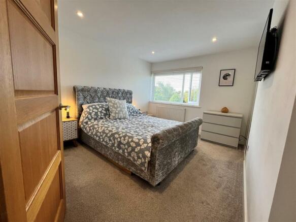 Bedroom 1.jpg