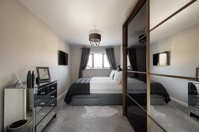 Master Suite & Bathroom