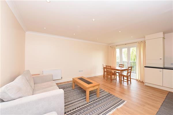 St Catherine’s Close, Raynes Park, SW20 photo 2