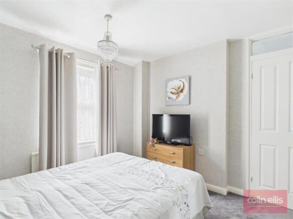 3 bed Semi-Detached for sale Image 12