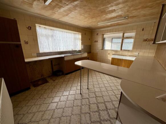 kitchen2.jpg