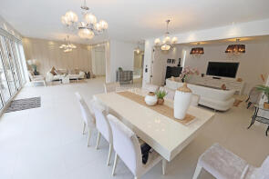 4, Tenterden Gardens, Hendon, London NW4 1TE
