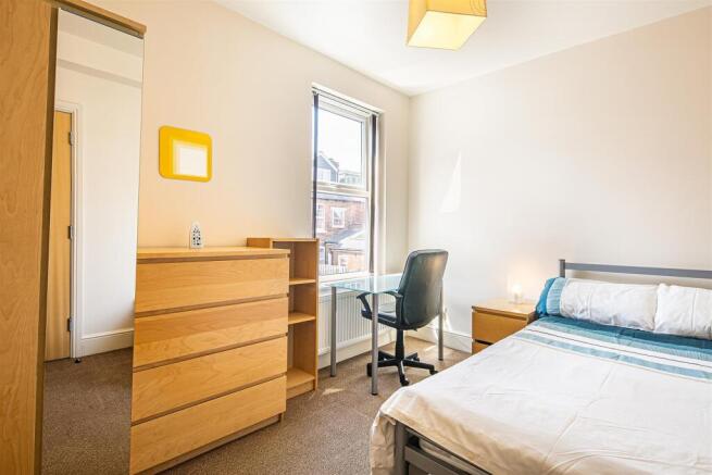 4 bed Terraced for sale Image 11