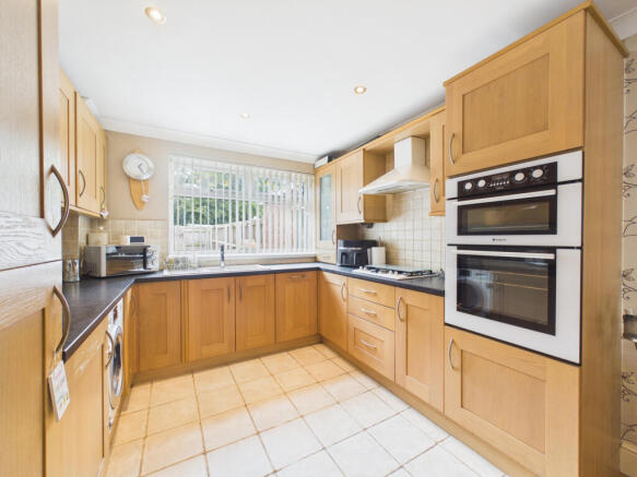 4 bed Terraced for sale Image 5