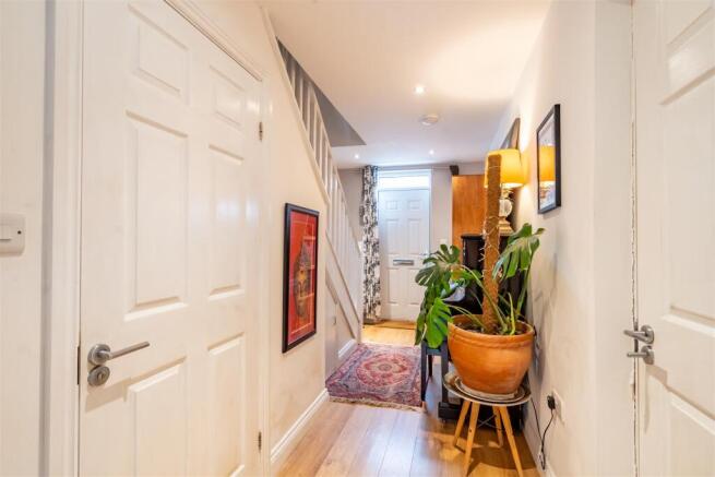 4 bed Semi-Detached for sale Image 8