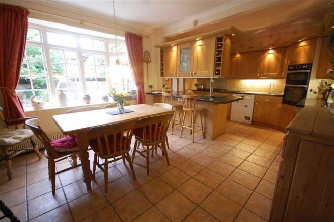 FITTED DINING KITCHE