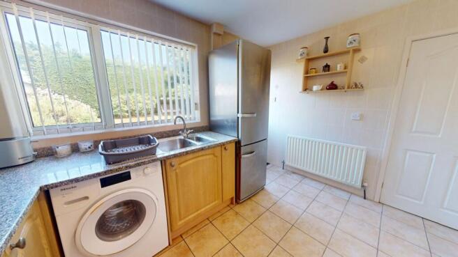 4 bed Detached for sale Image 5