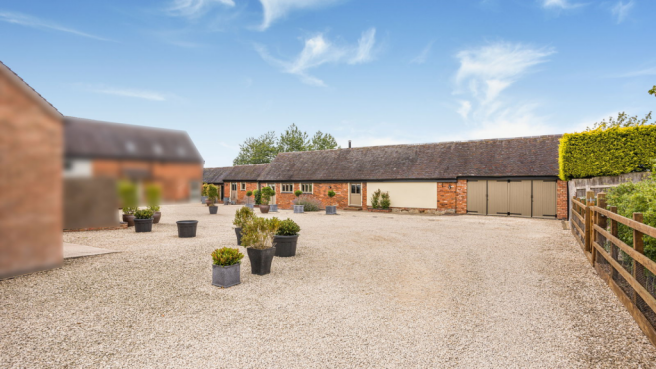 Photo 33