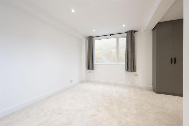 Flat 3, 80 Durham Road,15.jpg