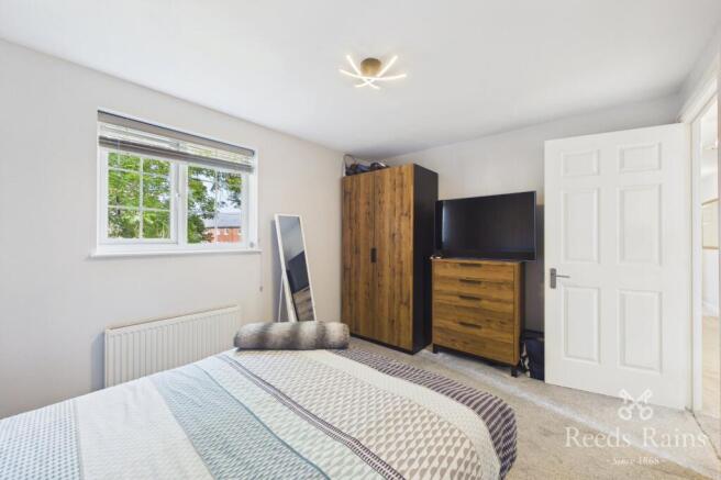 2 bed Apartment for sale Image 12