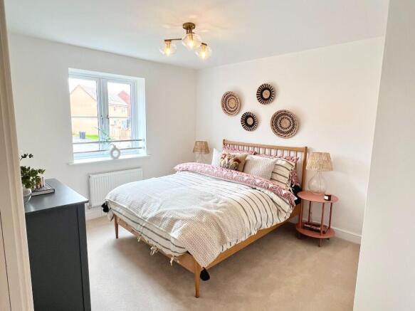 4 bed Detached for sale Image 8