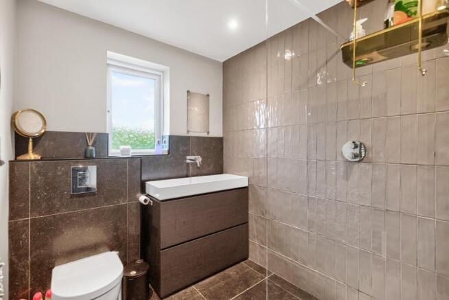 2 bed Flat for sale Image 7