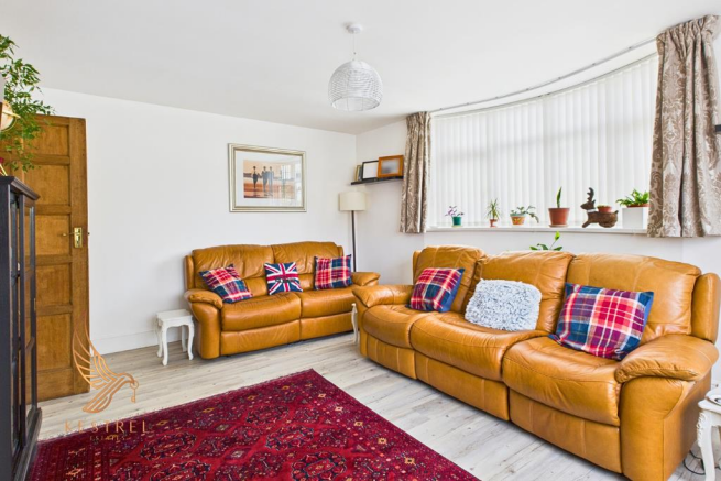 4 bed Semi-Detached for sale Image 6