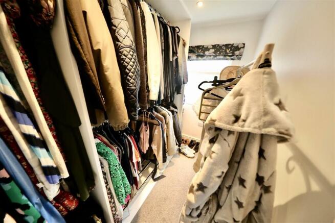 69 Silverdale - Closet.jpg