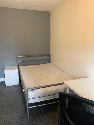 1 bed House Share to rent Image 8