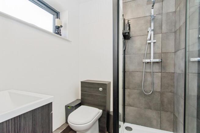 2 bed House for sale Image 6