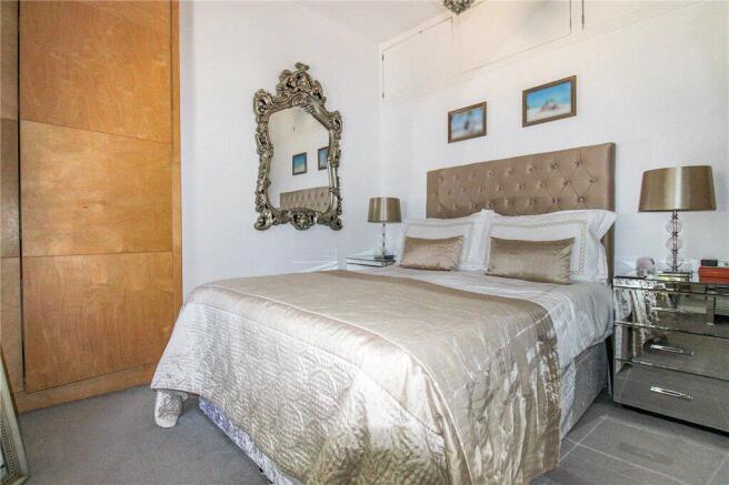 3 bed Terraced for sale Image 7