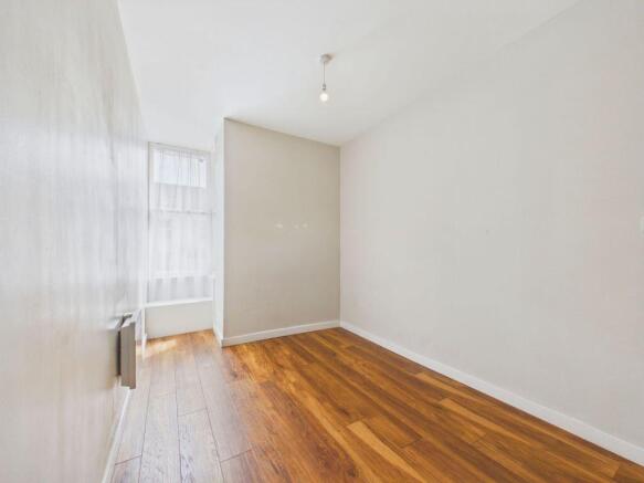 2 bed Flat for sale Image 10